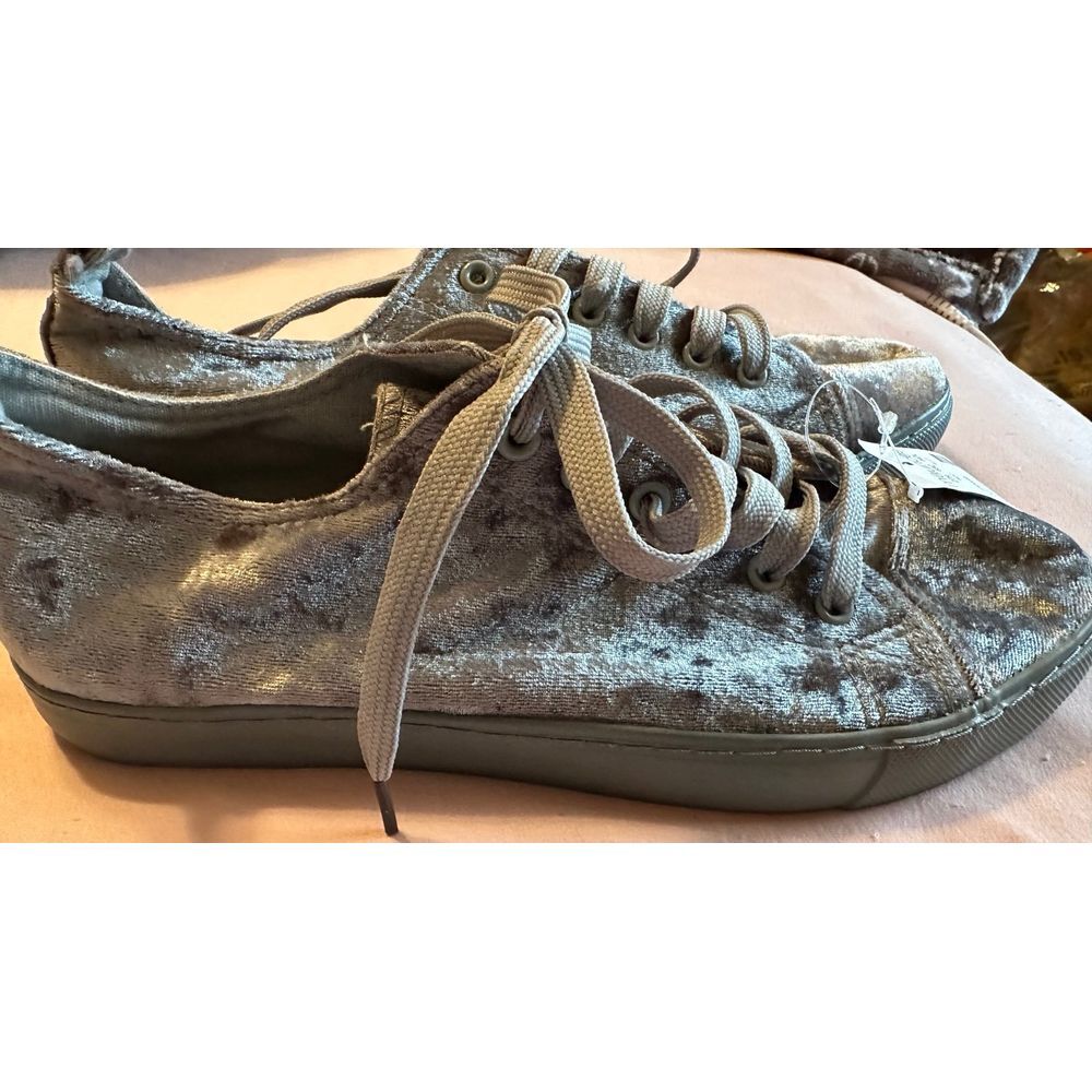 Maurice's‎ women's tennis shoe size 10
